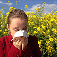 pollens_allergie_femme_eternuement_pixabay_mini
