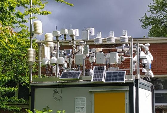 microcapteurs de l'air installés sur une station de mesures